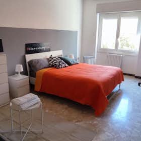 Private room for rent for €410 per month in Sassari, Via Duca degli Abruzzi