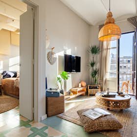 Apartment for rent for €3,417 per month in Barcelona, Carrer del Comte Borrell