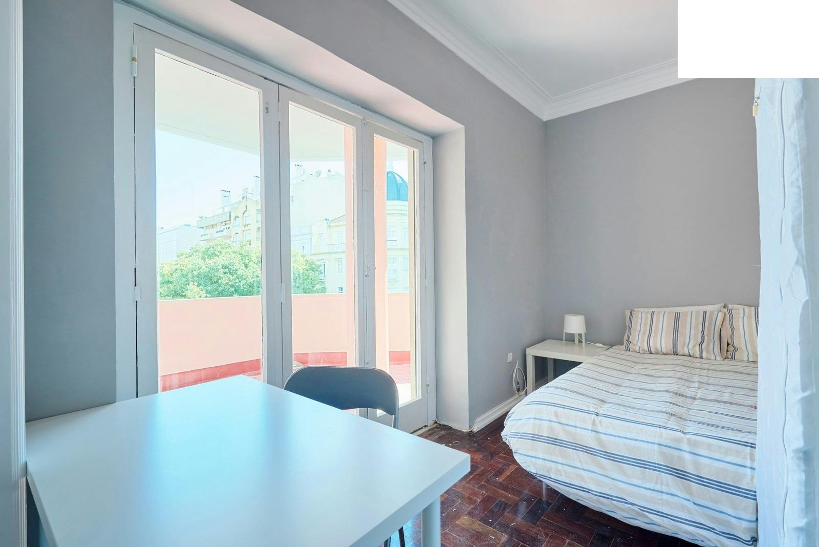 Avenida Elias Garcia, Lisbon preview