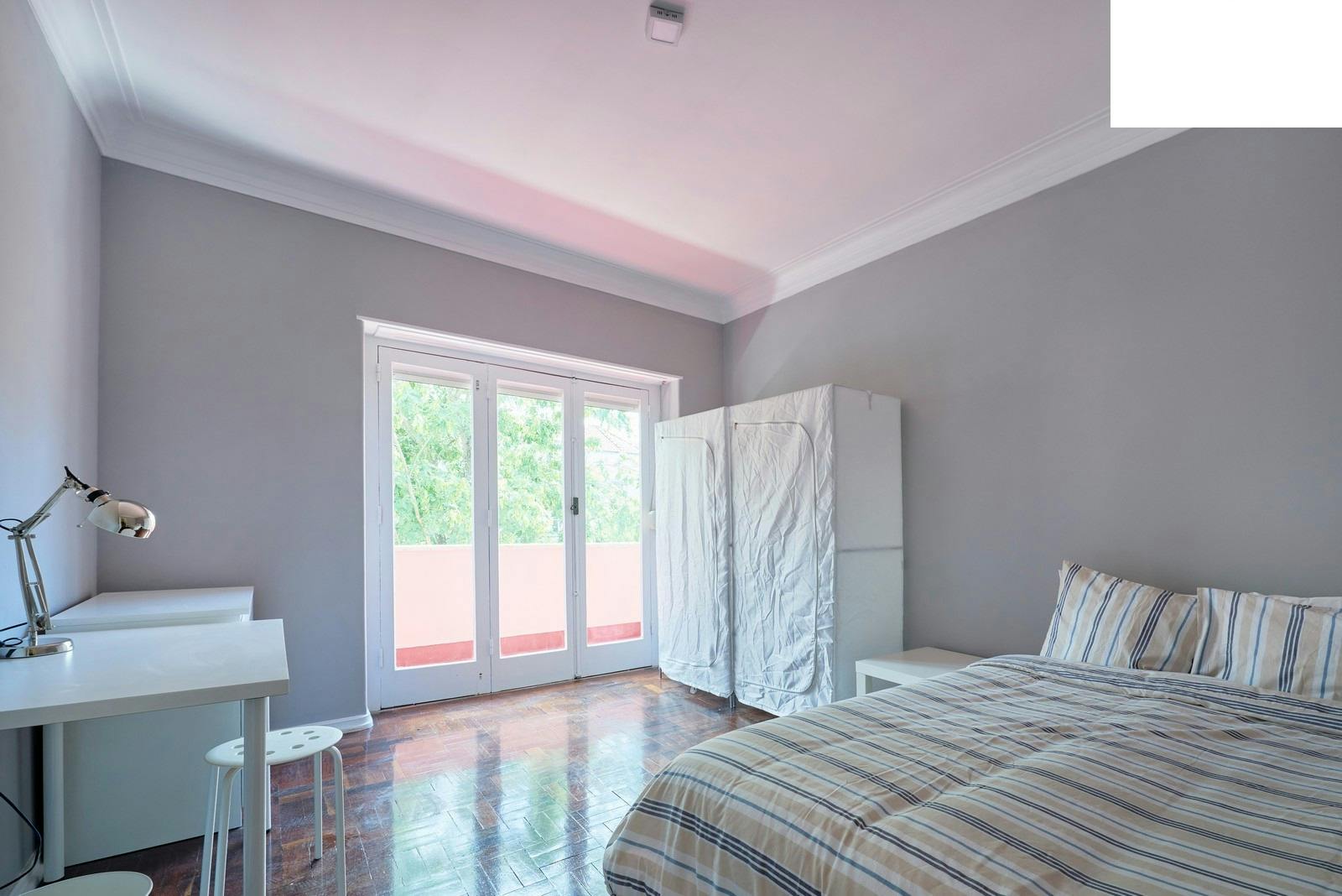 Avenida Elias Garcia, Lisbon preview