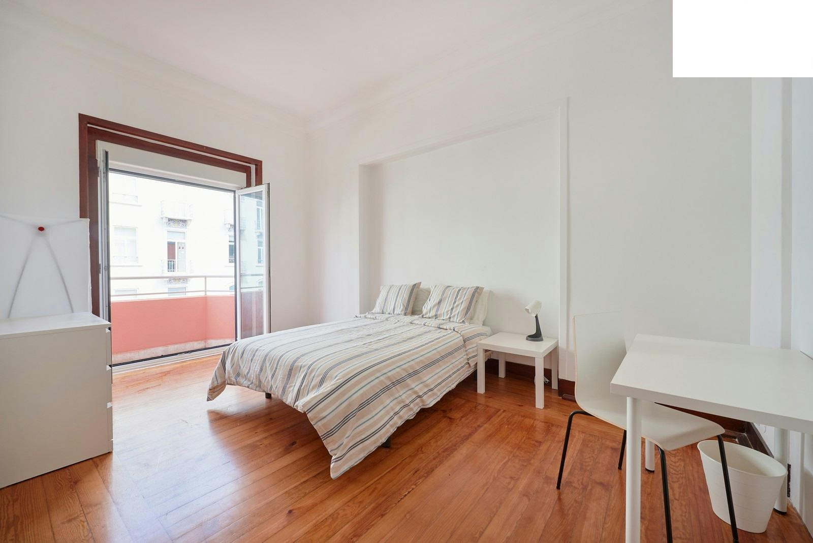 Avenida Praia da Vitória, Lisbon preview