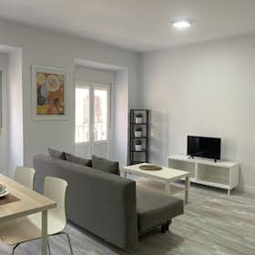 Apartment for rent for €1,600 per month in Madrid, Calle de Lavapiés