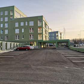 公寓 正在以 €1,800 的月租出租，其位于 Vantaa, Ajolenkki