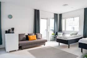 Appartement te huur voor € 1.500 per maand in Vantaa, Kaivokselantie