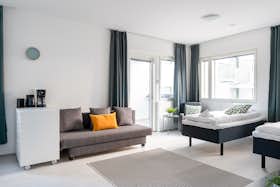 Apartment for rent for €1,500 per month in Vantaa, Kaivokselantie