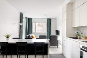 Apartamento para alugar por € 2.100 por mês em Vantaa, Kaivokselantie