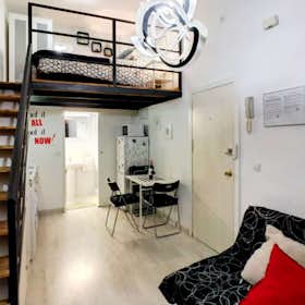 Studio for rent for €1,350 per month in Madrid, Calle Mayor
