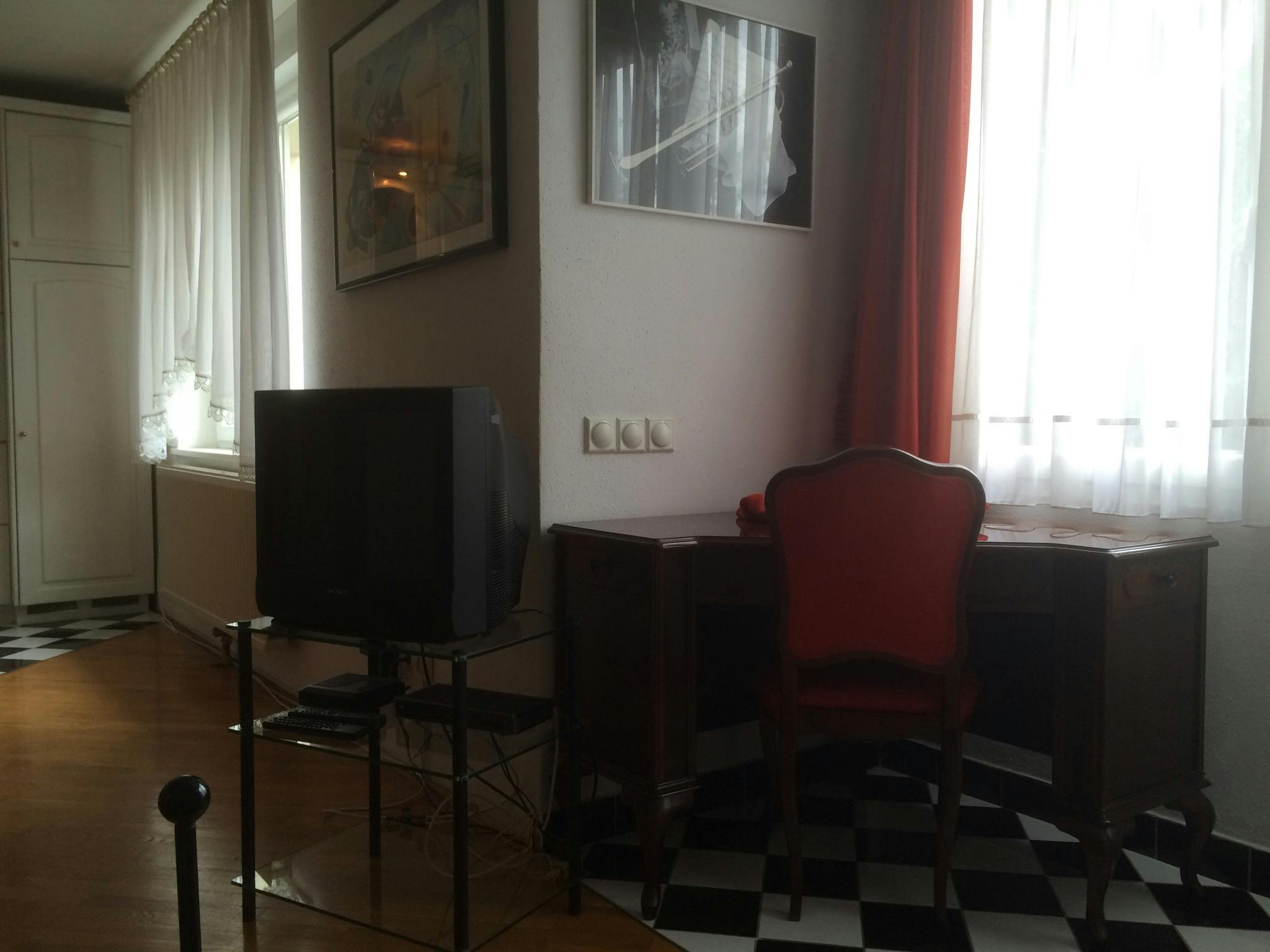 preview gallery tile