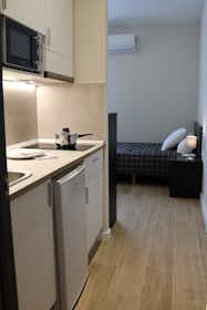 单间公寓 正在以 €550 的月租出租，其位于 Burjassot, Carrer Isaac Peral