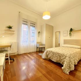 Private room for rent for €700 per month in Bilbao, Calle de Elcano