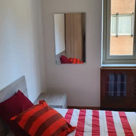 Private room for rent for €550 per month in Turin, Via Susa