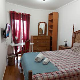 Private room for rent for €550 per month in Lisbon, Rua António Albino Machado