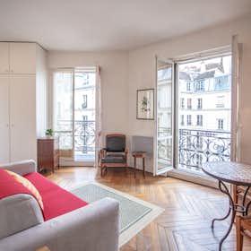 Studio for rent for €1,600 per month in Paris, Rue Sainte-Anne
