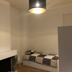 Private room for rent for €560 per month in Schaerbeek, Rue Dupont