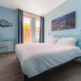 Privé kamer te huur voor € 900 per maand in Bologna, Via Alberto Dallolio