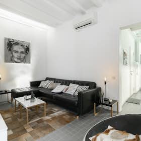 Apartment for rent for €2,500 per month in Barcelona, Carrer d'en Serra
