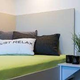 Mehrbettzimmer zu mieten für 455 € pro Monat in Vienna, Donaufelder Straße