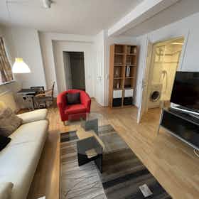 Apartamento en alquiler por 1590 € al mes en Stuttgart, Biberacher Straße