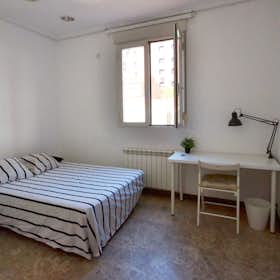 Private room for rent for €800 per month in Madrid, Calle de Alberto Aguilera