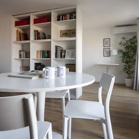 Appartamento in affitto a 1.590 € al mese a Milan, Via Don Carlo Gnocchi