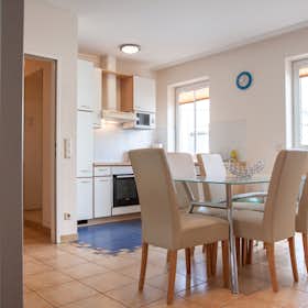 Apartment for rent for €2,320 per month in Vienna, Trambauerstraße