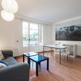 Apartment for rent for €1,300 per month in Barcelona, Carrer de Provença