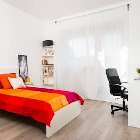 Private room for rent for €540 per month in Turin, Via Giovanni Argentero