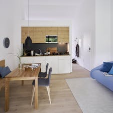 Apartment for rent for €3,600 per month in Wolfsburg, Schulenburgstraße