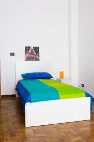 公寓 正在以 €500 的月租出租，其位于 Turin, Piazza Tancredi Galimberti