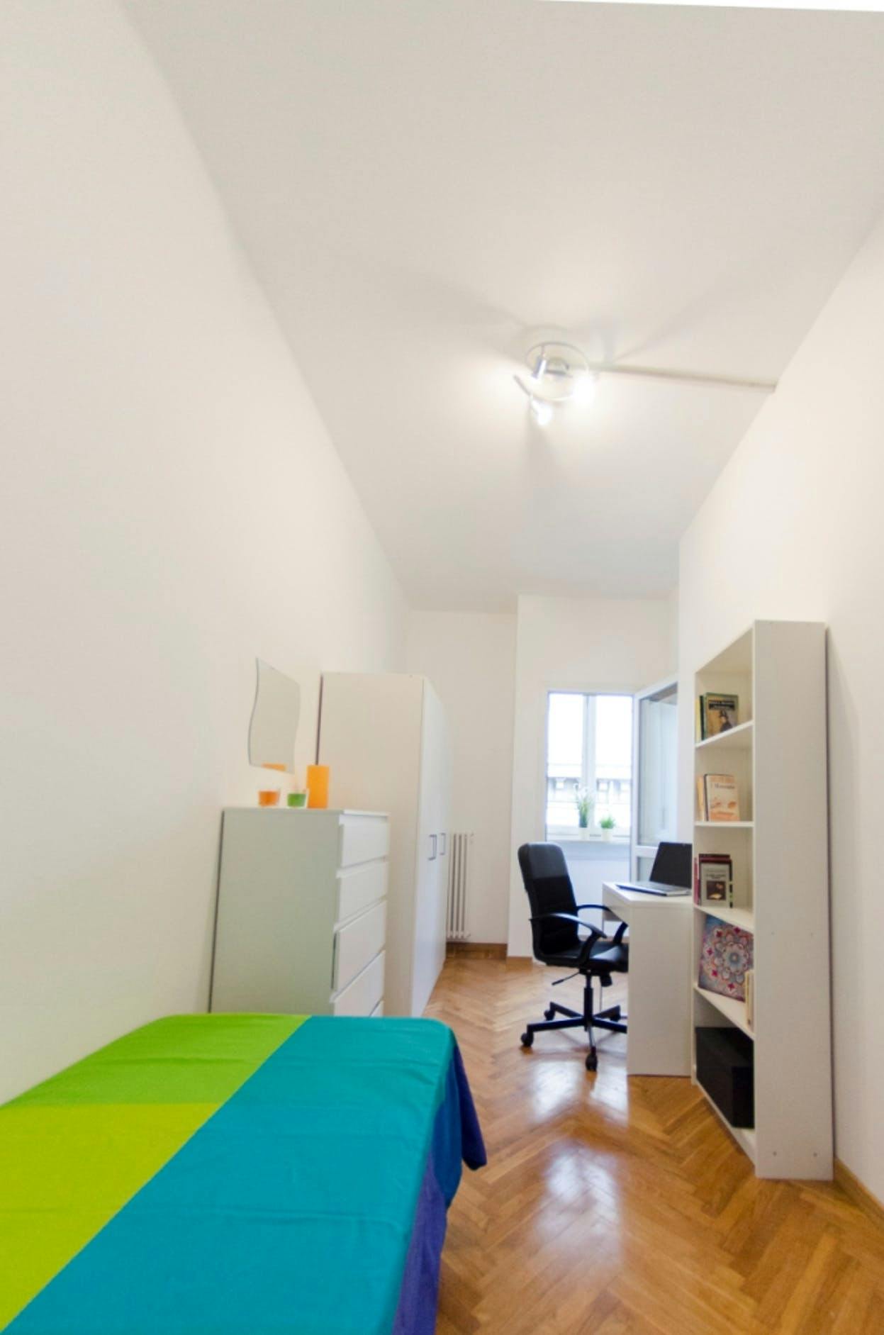 Single room Turin, 1 bed, 10m² — photo 1
