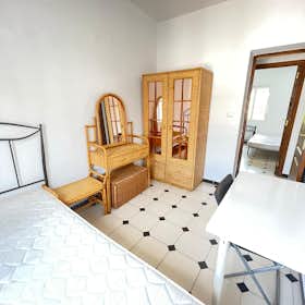 Private room for rent for €410 per month in Sevilla, Calle López de Gomara