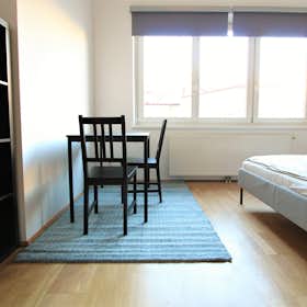 Mieszkanie do wynajęcia za 700 € miesięcznie w mieście Vienna, Gellertgasse