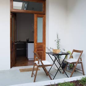 Studio for rent for €995 per month in Vila Nova de Gaia, Rua Teixeira Lopes