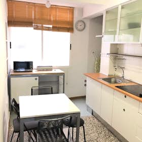 Отдельная комната сдается в аренду за 290 € в месяц в Córdoba, Calle Felipe II