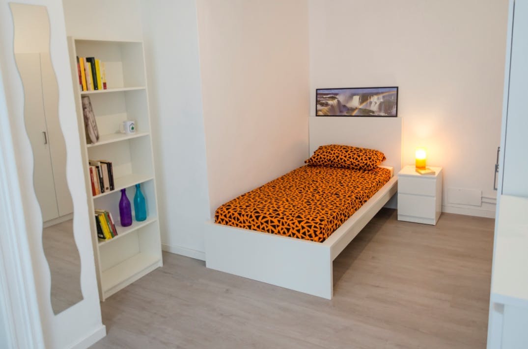 Single room Turin, 1 bed, 13m² — photo 1