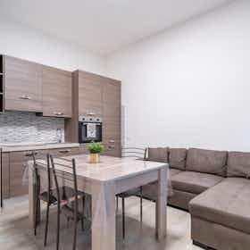 Apartamento en alquiler por 1200 € al mes en Bologna, Via del Faggiolo