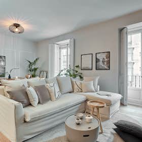 Apartment for rent for €4,676 per month in Madrid, Calle de la Palma