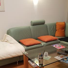 Apartment for rent for €2,690 per month in Munich, Hagenauerstraße
