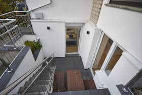 Appartement te huur voor € 3.500 per maand in Offenbach, Lohweg