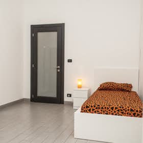 Private room for rent for €540 per month in Turin, Via Romolo Gessi