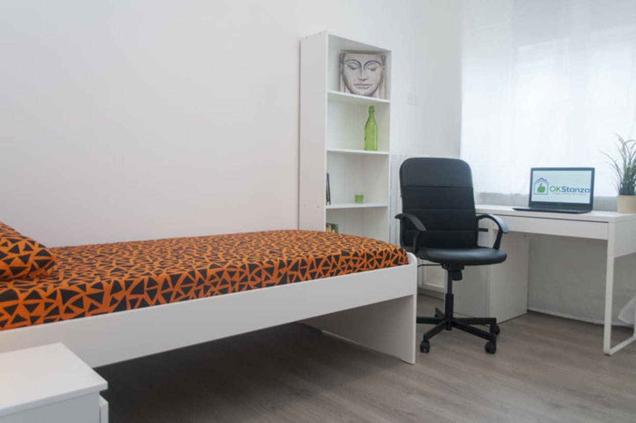 Single room Turin, 1 bed, 10m² — photo 1