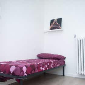 Wohnung zu mieten für 480 € pro Monat in Turin, Via Aldo Barbaro