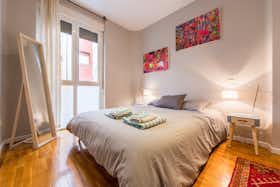 Apartment for rent for €2,300 per month in Madrid, Calle de María Panés