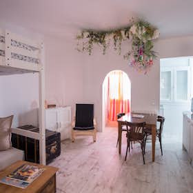 Studio for rent for €1,350 per month in Madrid, Paseo de las Acacias