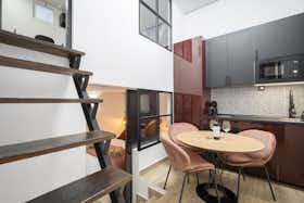 Apartment for rent for €2,300 per month in Madrid, Calle de Blasco de Garay