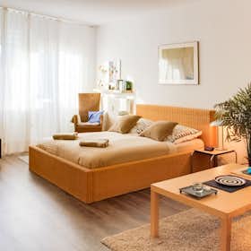 Wohnung zu mieten für 1.320 € pro Monat in Berlin, Bayernallee