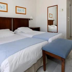Apartamento para alugar por € 2.550 por mês em Rota, Avenida de la Diputación