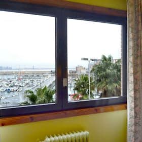 Appartement te huur voor € 1.000 per maand in Gijón, Calle Marqués de San Esteban