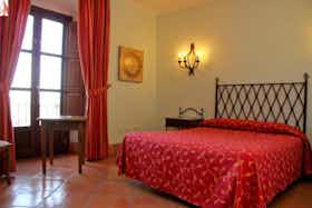 Appartement te huur voor € 1.050 per maand in Jimena de la Frontera, Calle Castellar de la Frontera
