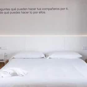 Apartment for rent for €1,200 per month in Caldes d'Estrac, Carrer Santema